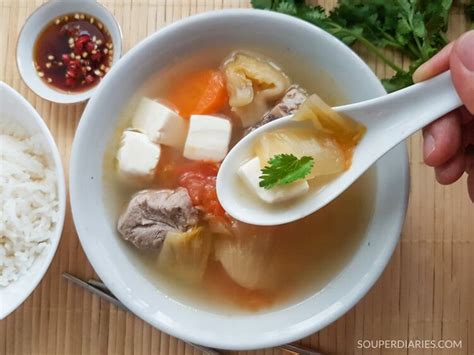  Jiujiang Hakka Salted Pork and Preserved Vegetable Soup: Umami-reich und herzhaft, eine Symphonie aus Tradition und Geschmack!